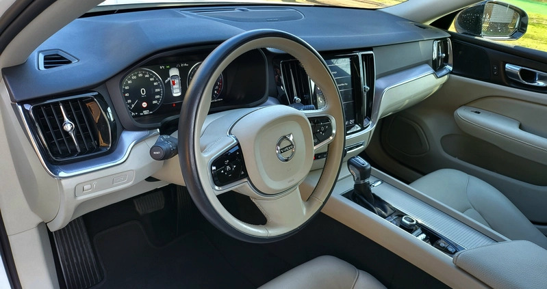 Volvo V60 cena 36900 przebieg: 156000, rok produkcji 2011 z Wolbórz małe 436